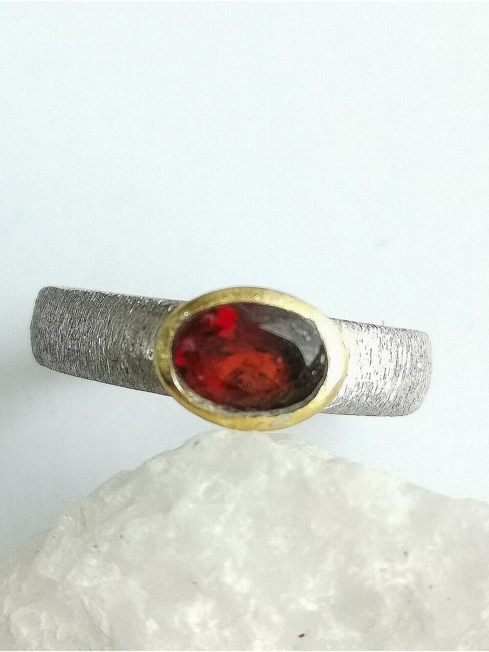 Vintage sterling silver garnet gemstone ring with 14k gold accent size 7